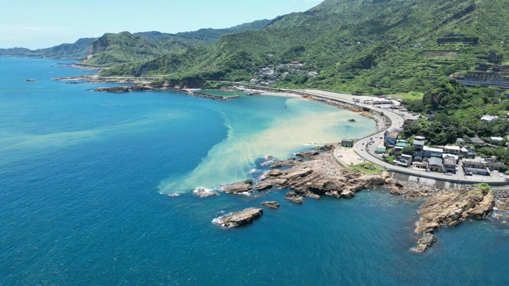 Taiwan’s Natural Wonders: From Majestic Peaks to Pristine Shores