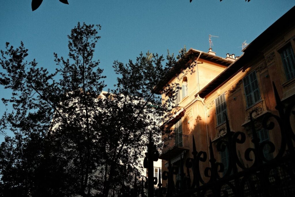 Southern Europe and the Weight of Daily Rhythm in Remote Travel