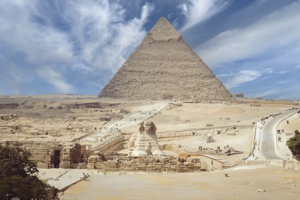 Exploring Egypt’s Ancient Wonders: A Journey Through the Pyramids of Giza The Great Sphinx and Pyramids of Giza, exploring Egypt's ancient wonders.