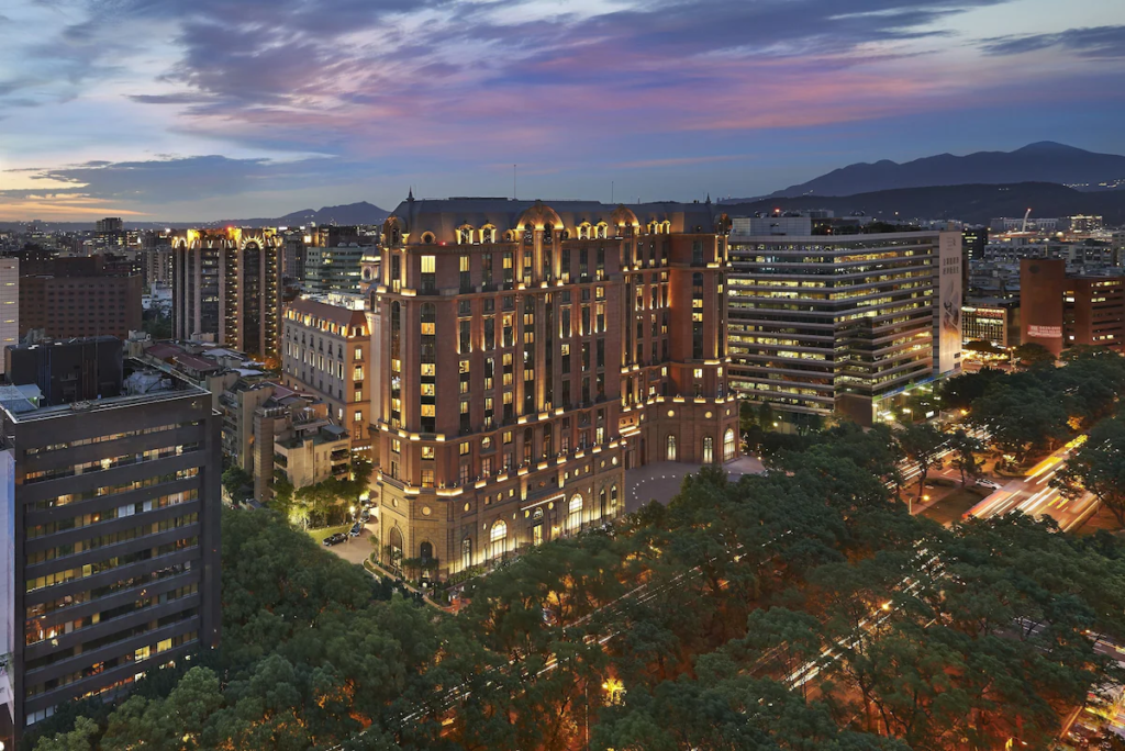 Mandarin Oriental Taipei Hotel: Luxury, Calm, and International Comfort