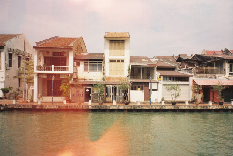 Exploring Malaysia’s Cultural Heritage: A Traveler’s Guide to Temples, Traditions, and Historic Sites