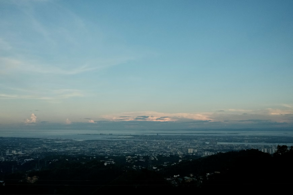 Flying from Cebu to Singapore: What the Flight Feels Like Between Two Southeast Asian Hubs