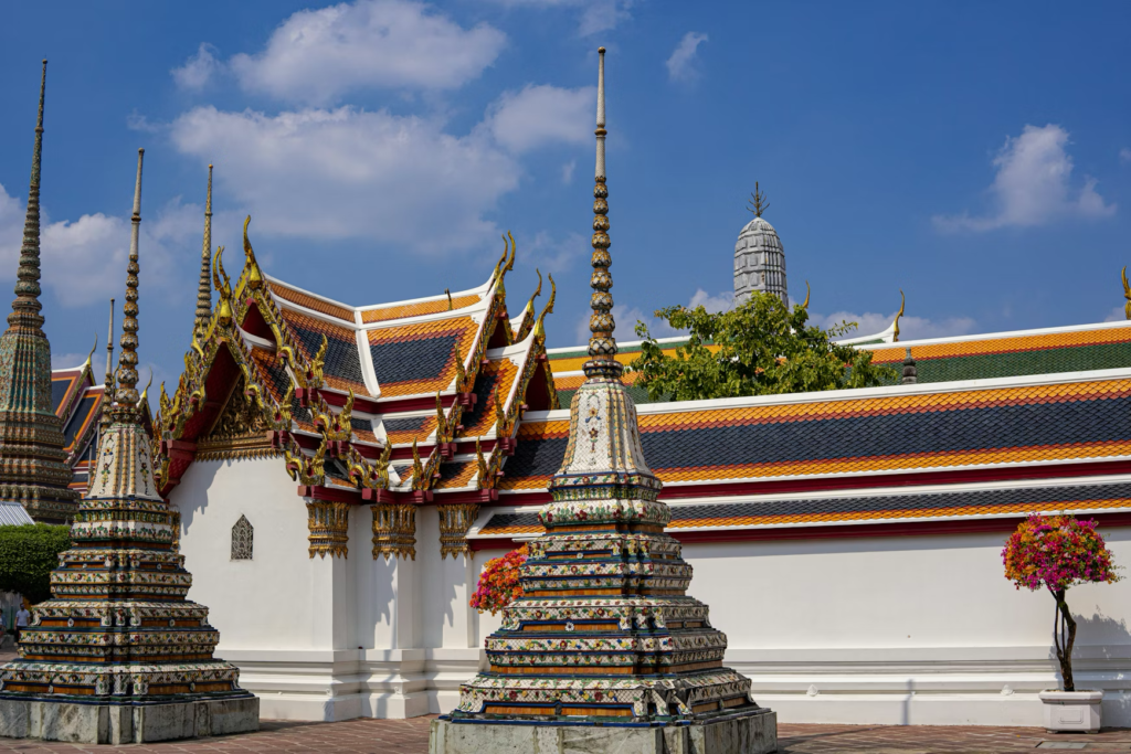 A Complete Guide to Experiencing Thailand’s Culture: Temples, Traditions, and Local Festivals