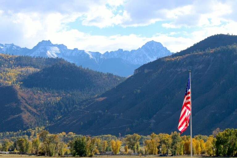 15 Best Places to Visit in September USA (2026): Perfect Early Fall Getaways