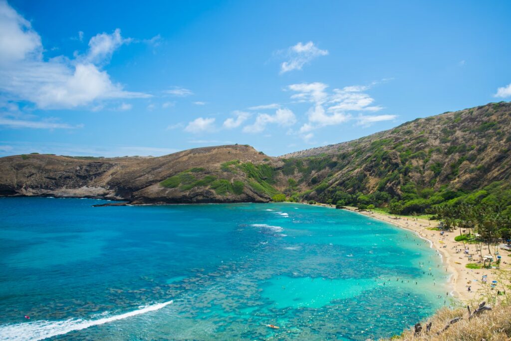 Stunning turquoise waters at Hanauma Bay in Honolulu, a beautiful choice for best family vacation spots