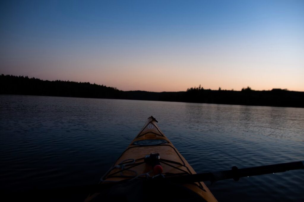 Night kayaking tour to see glowing beach