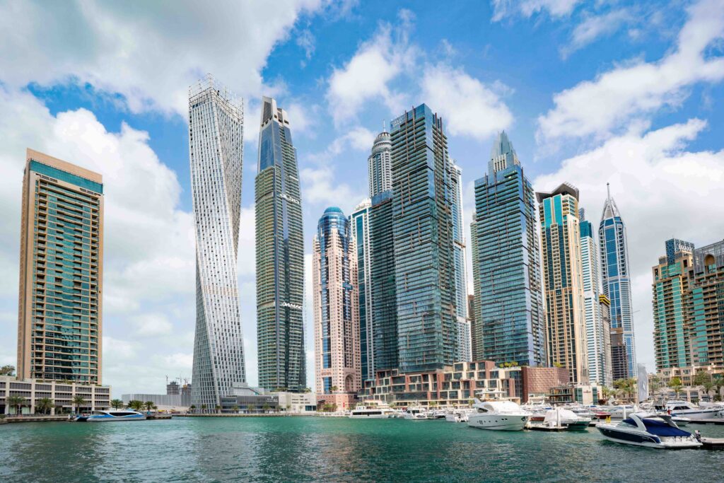 25 Best Things to Do in Dubai: What’s Actually Worth Your Time Overview of a famous city in Dubai and what to do for an unforgettable holiday trip.