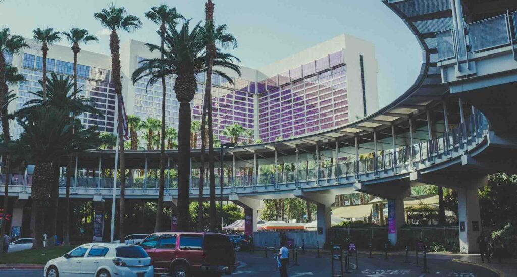 Elevated pedestrian walkways connecting the resorts near Aria Las Vegas. - Source: Unsplash